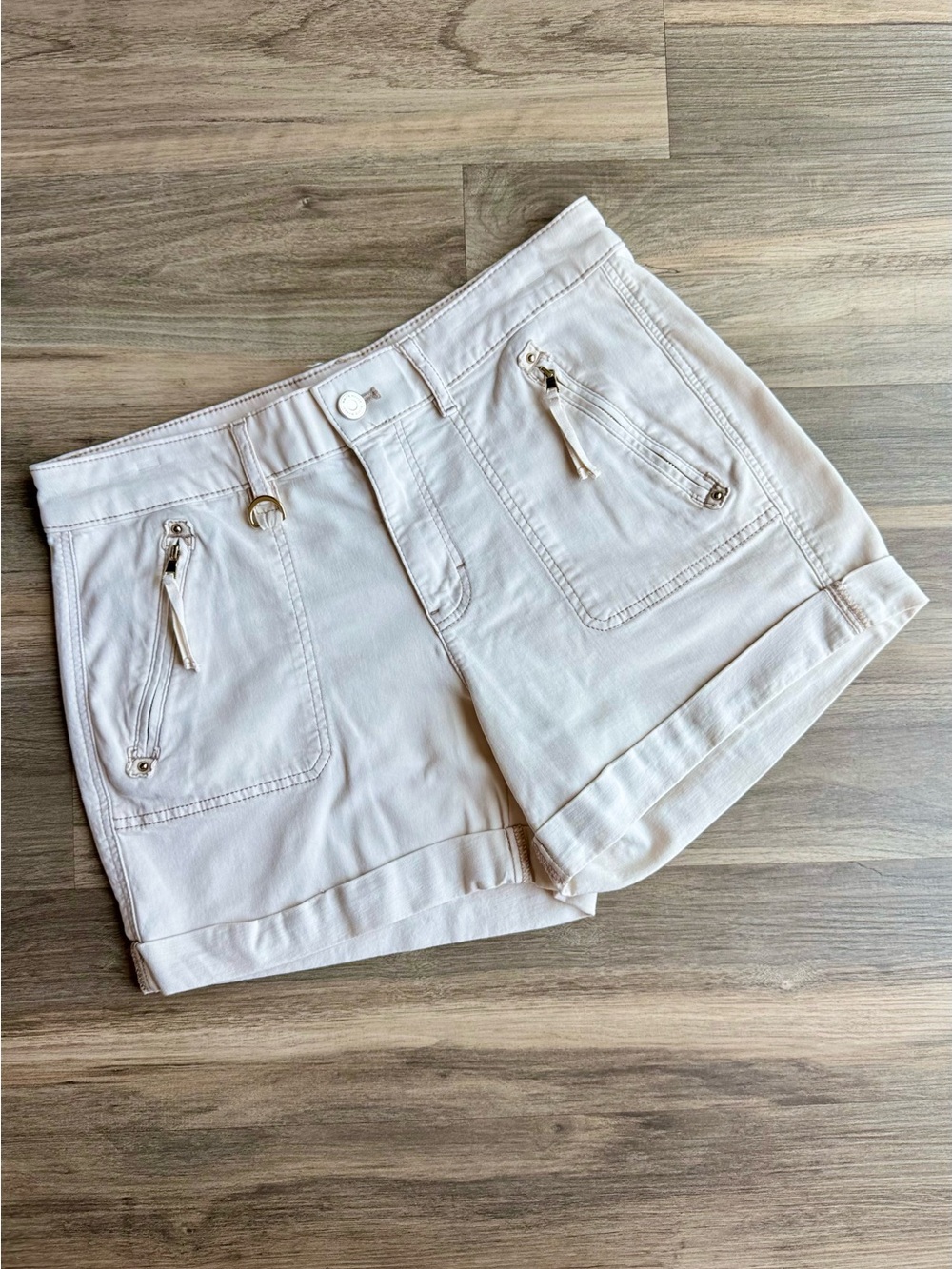 WHBM Pret-A-Play White Mid Rise Stretch Utility Shorts Size 6 - Picture 3 of 13